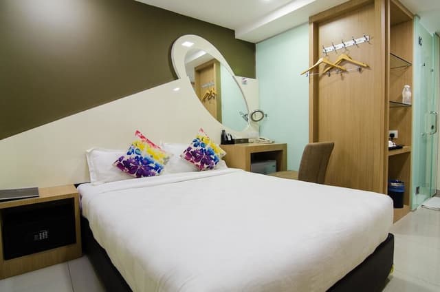 Standard Queen Room