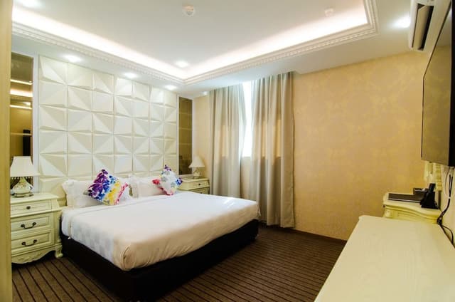 Deluxe Suite ( 2 )