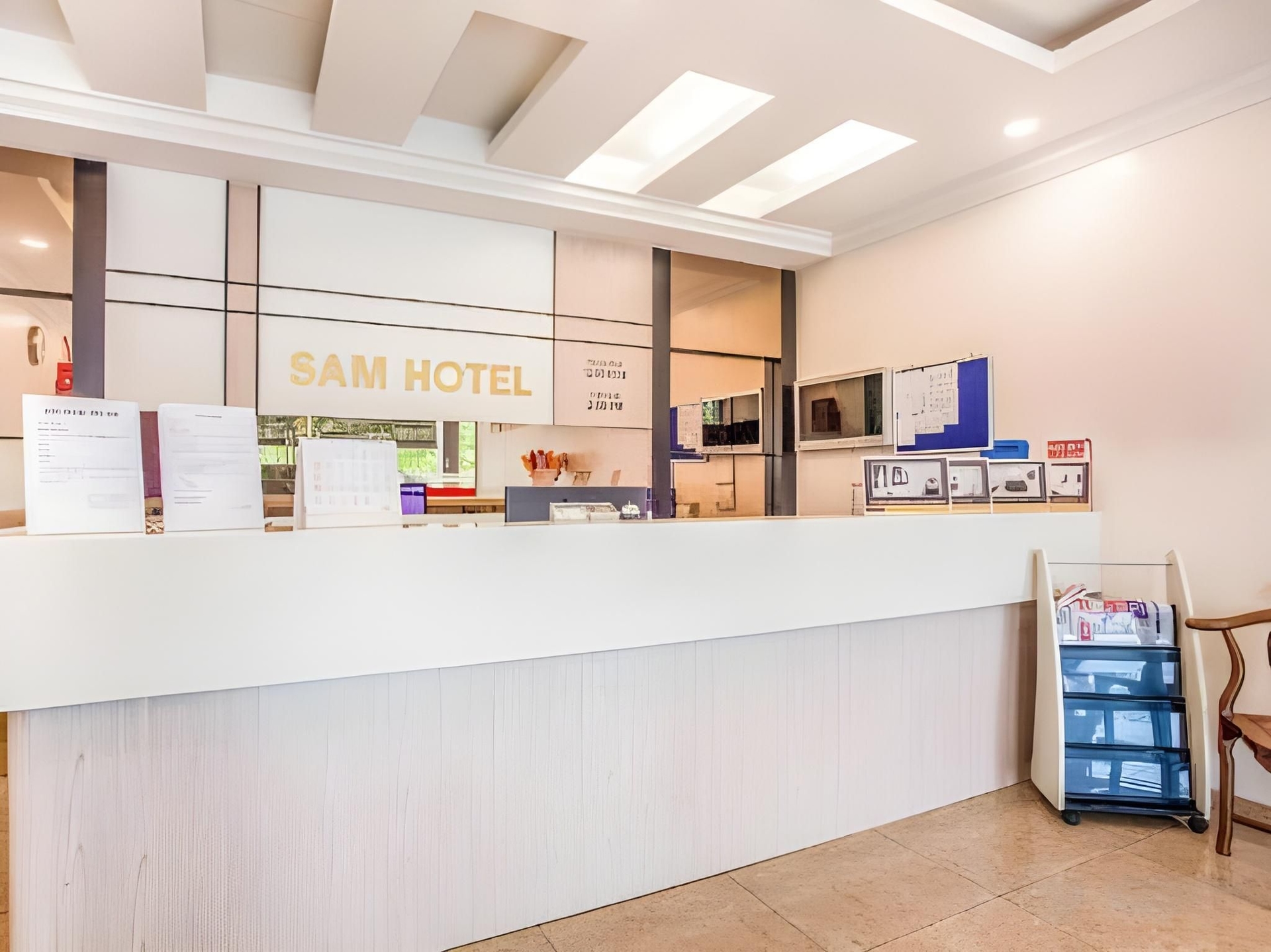 Sam Hotel4