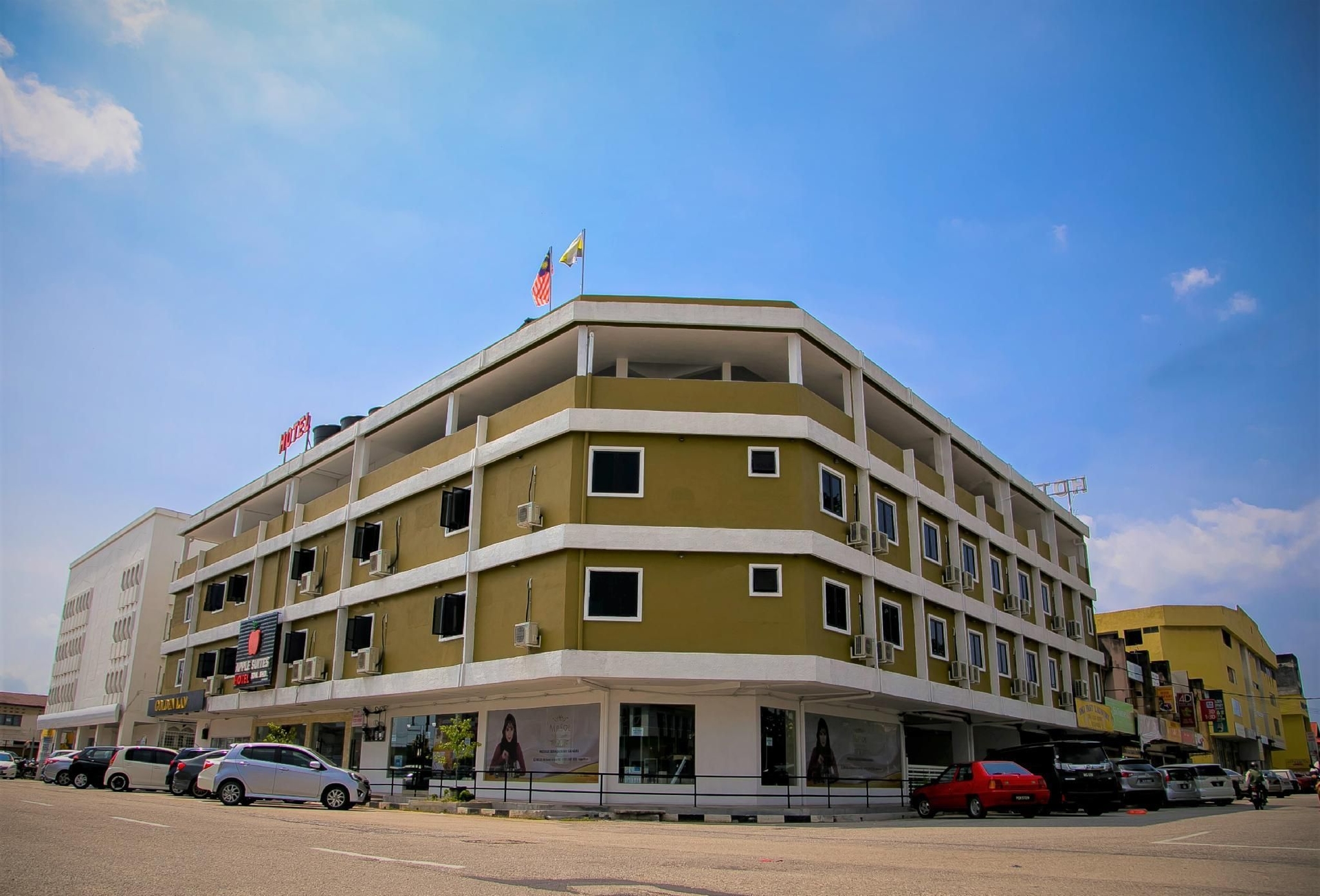 APPLE Suites Hotel0