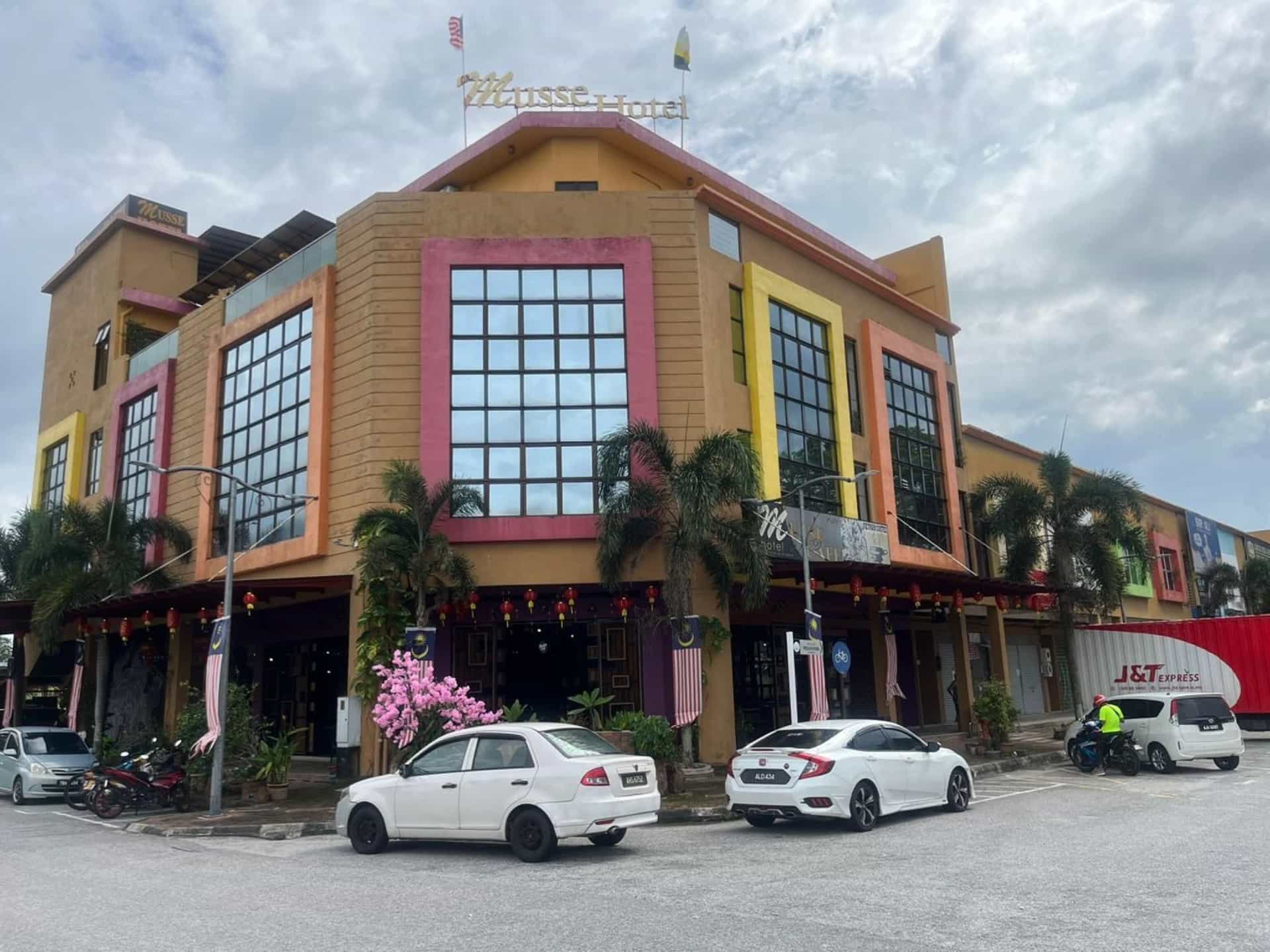 Capital O 89333 Musse Hotel