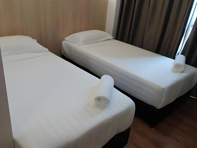 Deluxe Twin Single