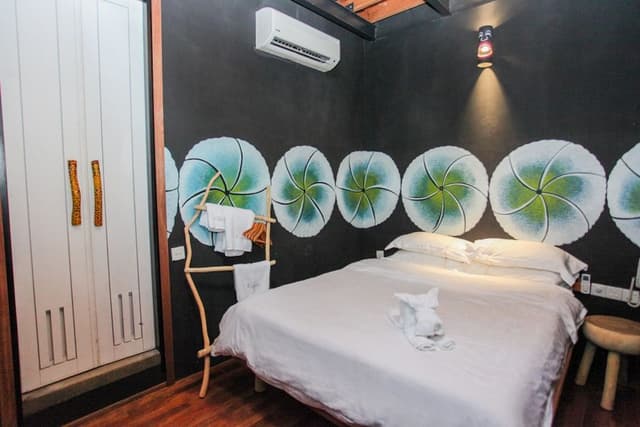 Mangrove Room, No View