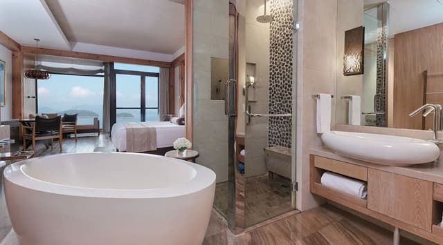 Suite, 1 King Bed, Lake View