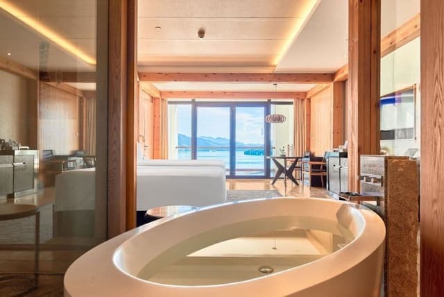 Premium Room, 2 Twin Beds, Club Lounge Access, Lake View