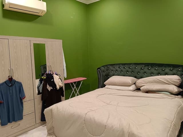 Room, 3 Bedrooms