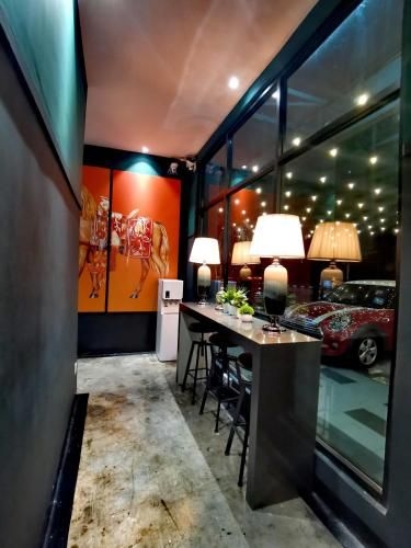 1 เดย์ คาร์ โฮเทล - BG เปอร์ดานา (1 DAY CAR HOTEL - BG PERDANA)0