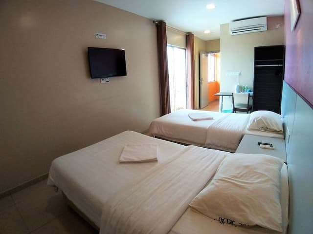 Standard Twin Room