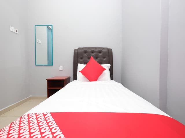 Deluxe Single Room