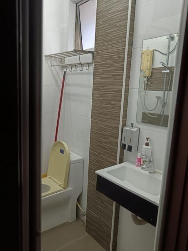 อพาร์ตเมนต์ 3 ห้องนอน 2 ห้องน้ำส่วนตัว ขนาด 900 ตร.ม. – เมืองเบตง (pelangi apartment bentong)4