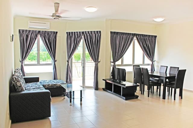 Family Room, 2 Bedrooms