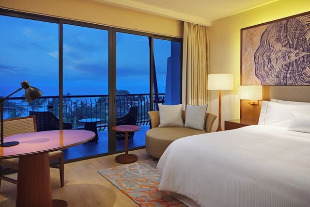 Room, 1 King Bed, Sea View (Balcony)