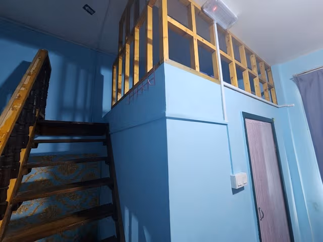 Room No 12 Hello