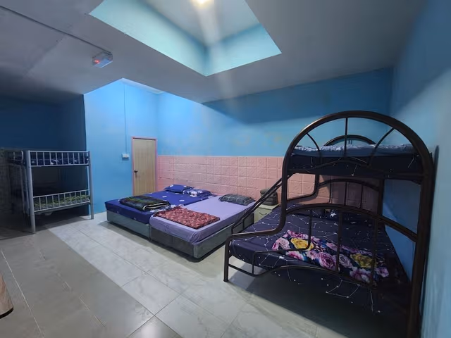 Room No 11 Aurora