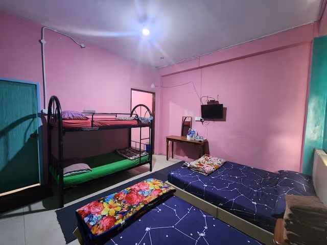 Room No 6 Jambo