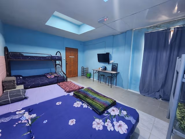 Room No 11 Aurora