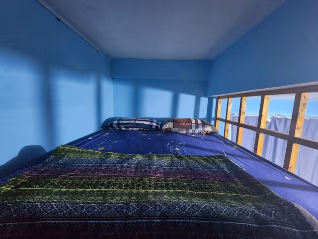Room No 12 Hello