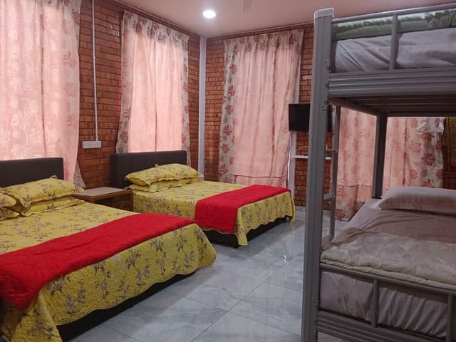 Deluxe Twin Room Type A