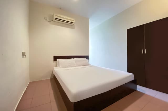 Double Room with shared bathroom room