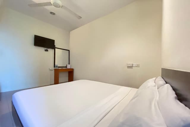 Double Room with shared bathroom room