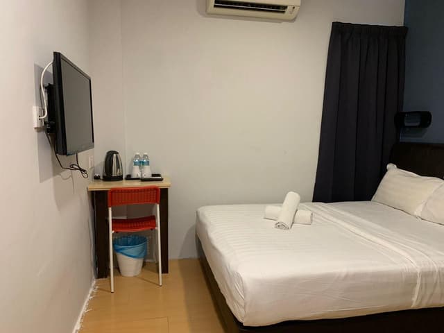 Deluxe Queen Room