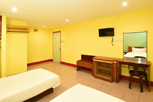 Standard Twin Room