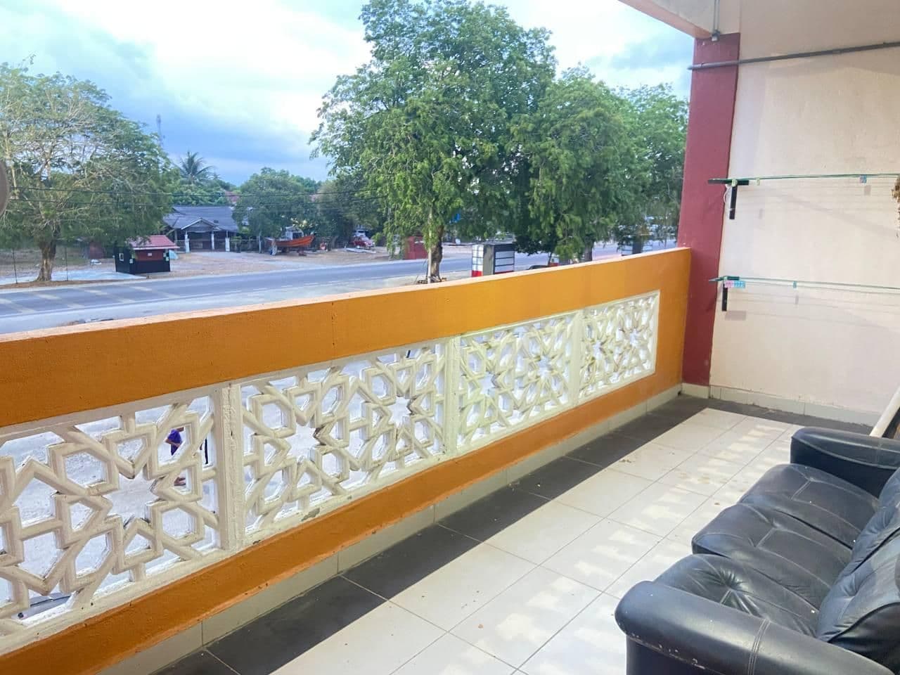 อพาร์ตเมนต์ 3 ห้องนอน 2 ห้องน้ำส่วนตัว ขนาด 88 ตร.ม. – กัมปุงราชา อพาร์ตเมนต์ 3 ห้องนอน 2 ห้องน้ำส่วนตัว ขนาด 88 ตร.ม. – กัมปุงราชา