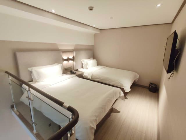 Huazhu - Business Twin Room