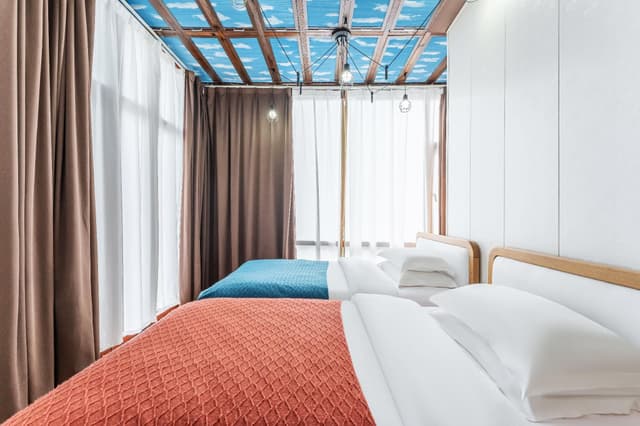 Foxy Room