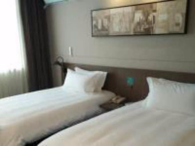 Business Standard Room A