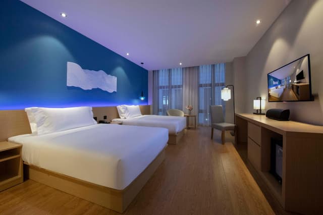 Huazhu - Deluxe Twin Room