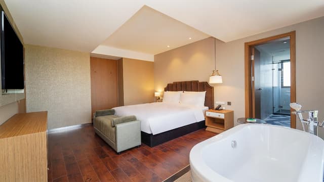 Huazhu - Executive Suite