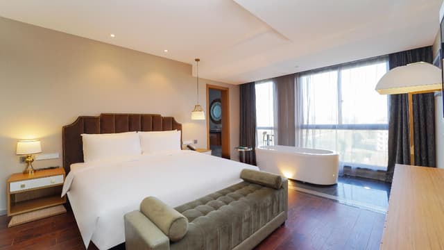 Huazhu - Executive Suite