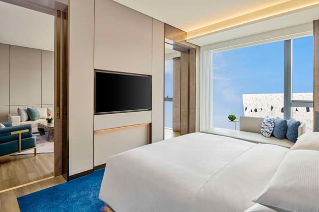 KING DELUXE SUITE