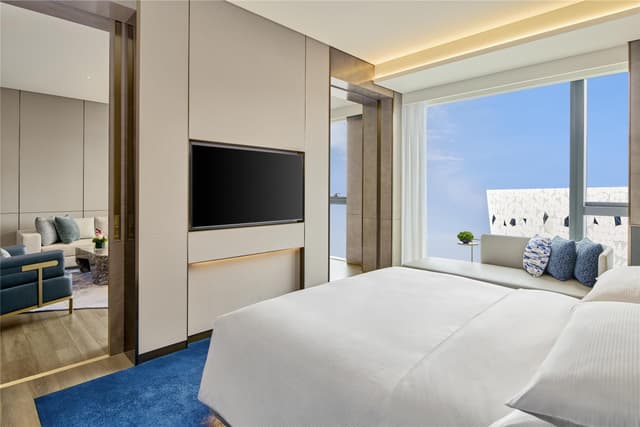 KING DELUXE SUITE
