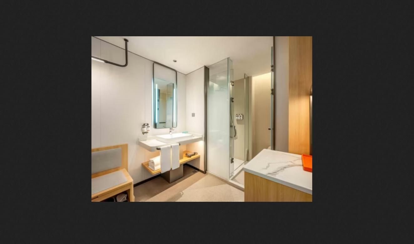 Holiday Inn Express Shanghai PVG Zhuqiao1