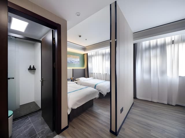 GTI - Superior Suite, Chess
