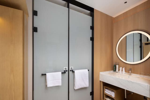 TWIN GUEST ROOM HIGH FLOOR
