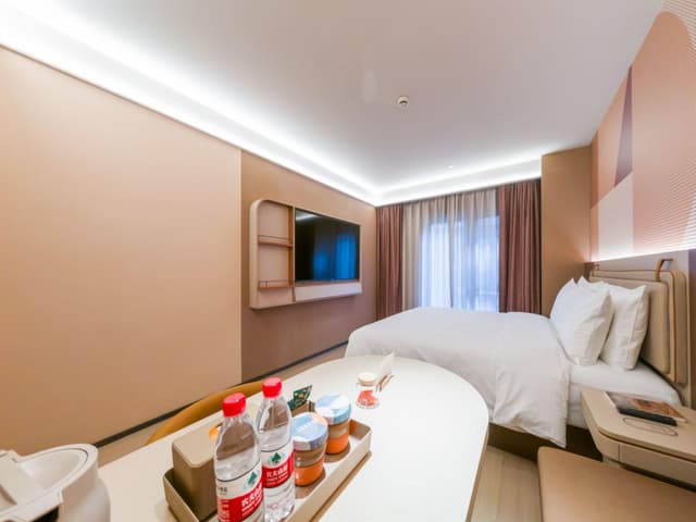 Huazhu - 1 Bed Room With View
