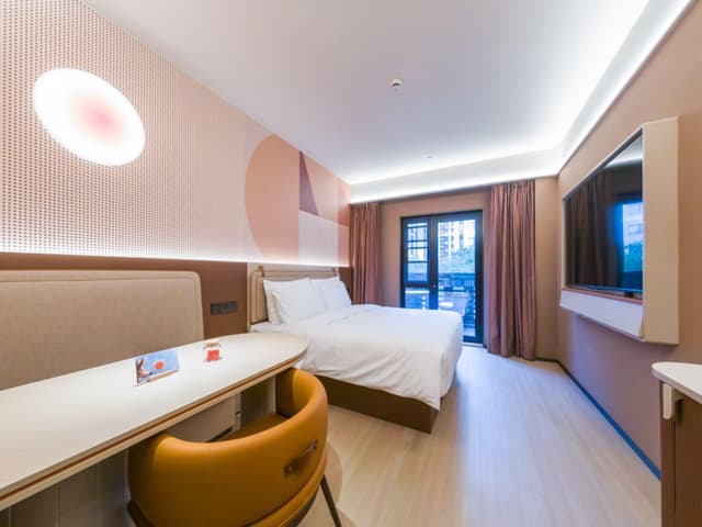 Huazhu - 1 Bed Room With View