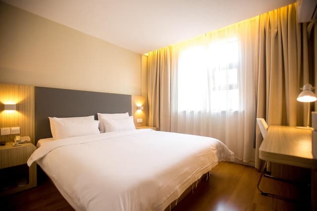 Huazhu - Superior BedRoom