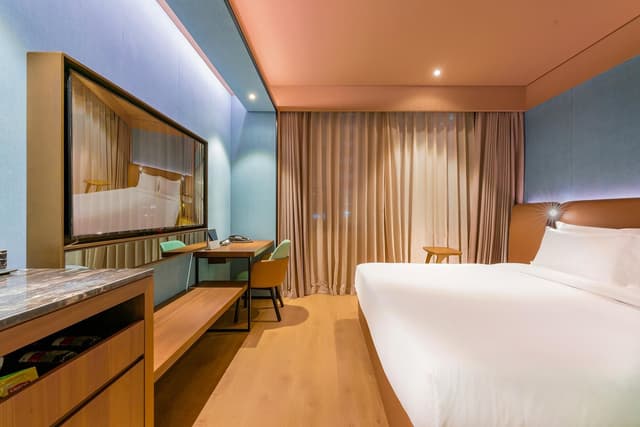 Huazhu - California Sunshine Deluxe 1 Bed Room