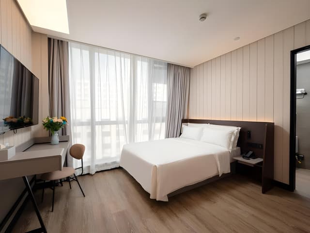 Huazhu - Business Bed Room