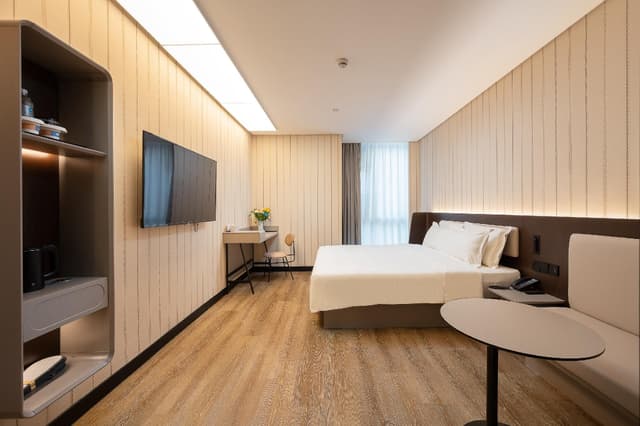 Huazhu - Superior BedRoom