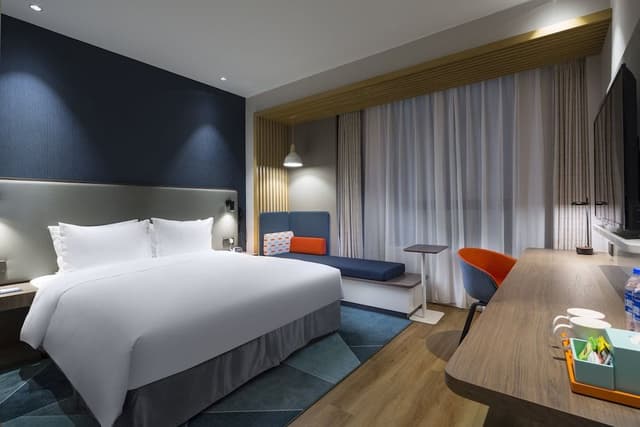 Standard Room, 1 King Bed, Garden View