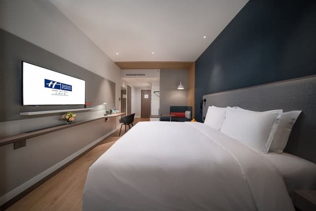 Standard Room, 1 King Bed