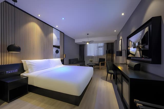 Huazhu - Deluxe Bed Room