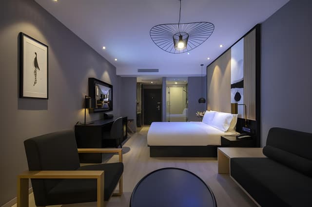 Huazhu - Deluxe Bed Room