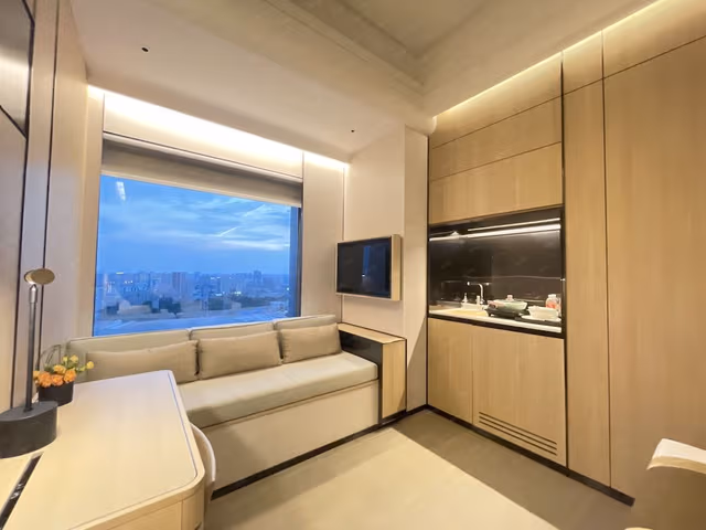 Deluxe King Room