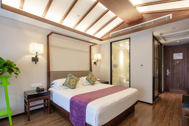 Four Seasons Urban Room